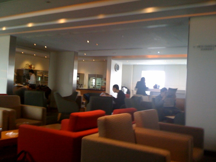 飛行機が遅れてマス